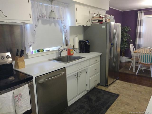 8 Reservoir Rd, Newington, CT 06111
