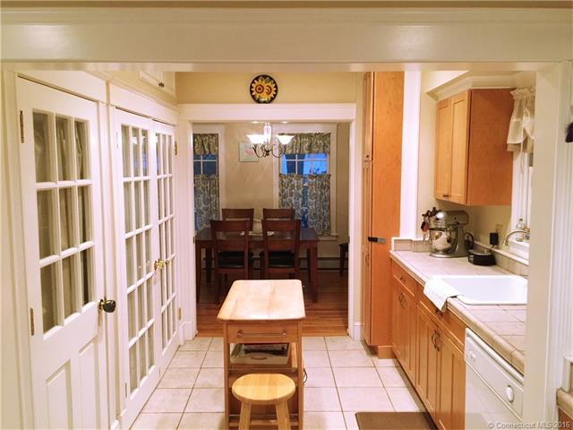 60 Walnut St, Newington, CT 06111