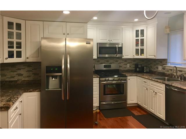 159 Cottonwood Rd, Newington, CT 06111