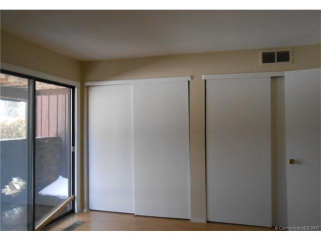 149 Webster Ct, Newington, CT 06111