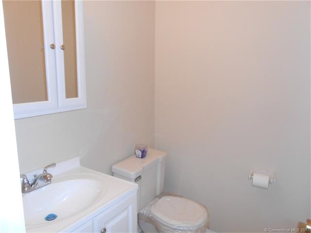 149 Webster Ct, Newington, CT 06111
