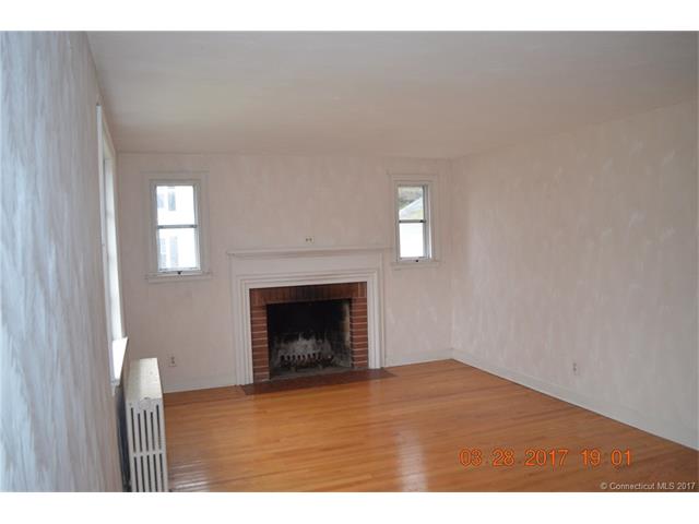 577Maple Hill Ave, Newington, CT 06111