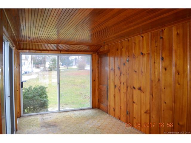 577Maple Hill Ave, Newington, CT 06111