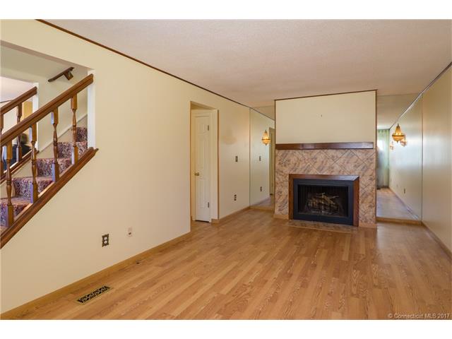 269 Cottonwood Rd, Newington, CT 06111