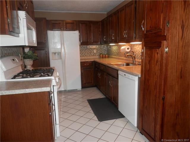 107 Hunters Ln, Newington, CT 06111
