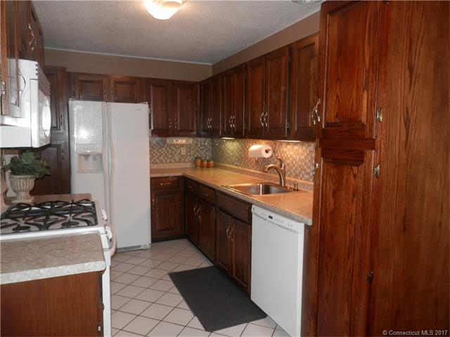 107 Hunters Ln, Newington, CT 06111