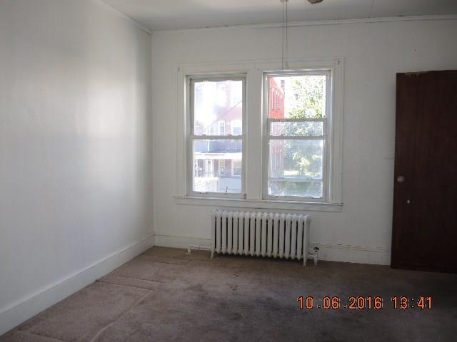 76 Lenox St, Hartford, CT 06112