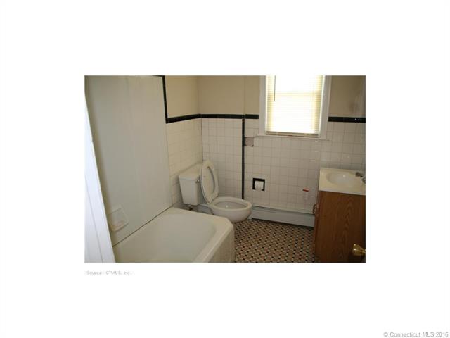49 Woodstock St, Hartford, CT 06112