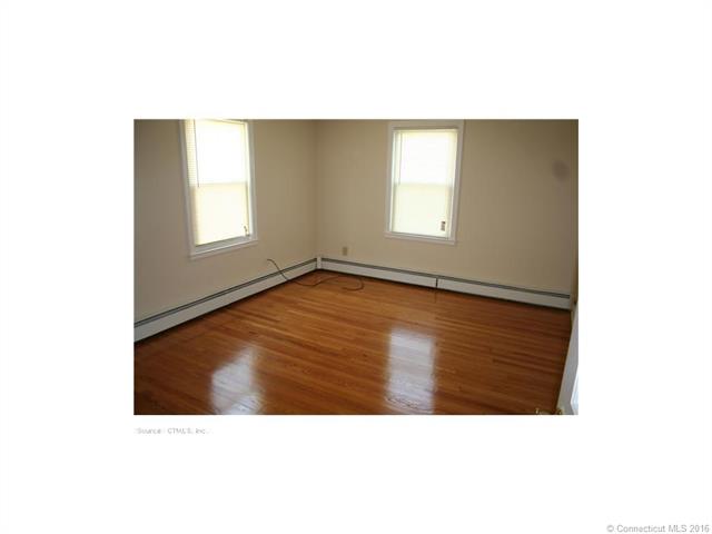 49 Woodstock St, Hartford, CT 06112