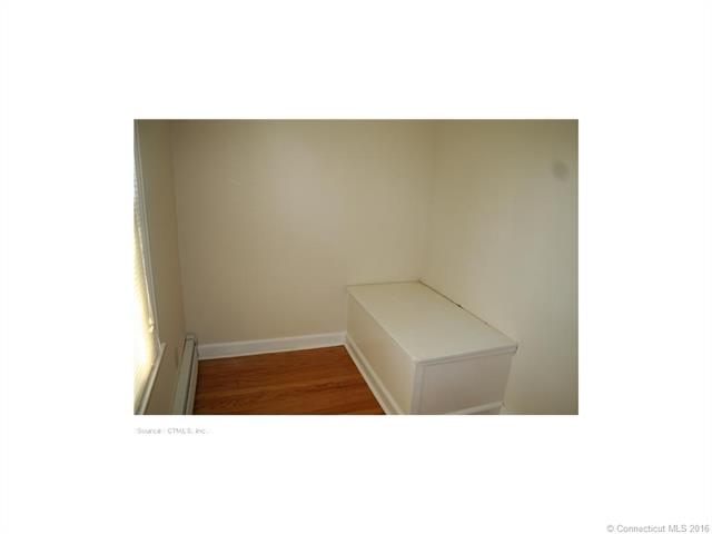 49 Woodstock St, Hartford, CT 06112