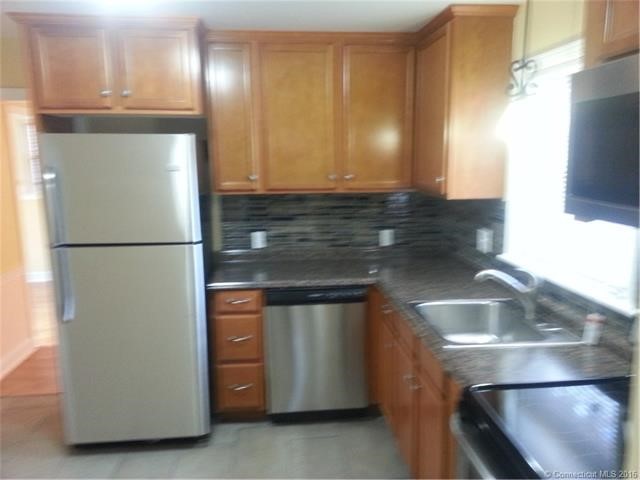 104Hebron St, Hartford, CT 06112