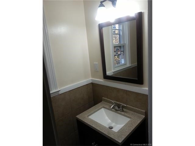 104Hebron St, Hartford, CT 06112
