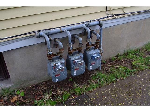 152 Kent St, Hartford, CT 06112