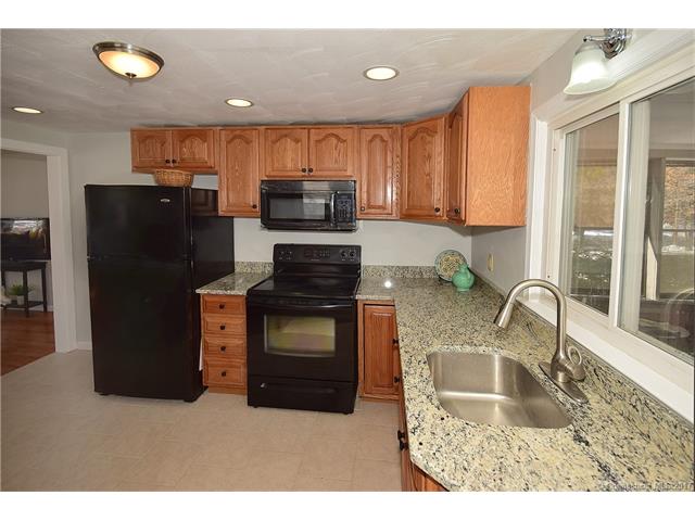 210 Burnham St, Hartford, CT 06112