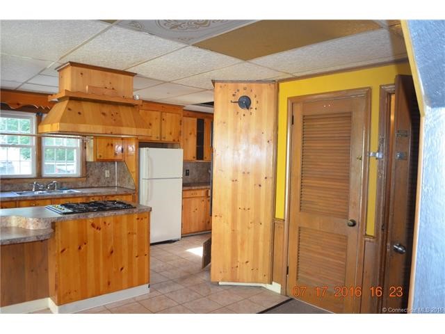 99Whitmore St, Hartford, CT 06114