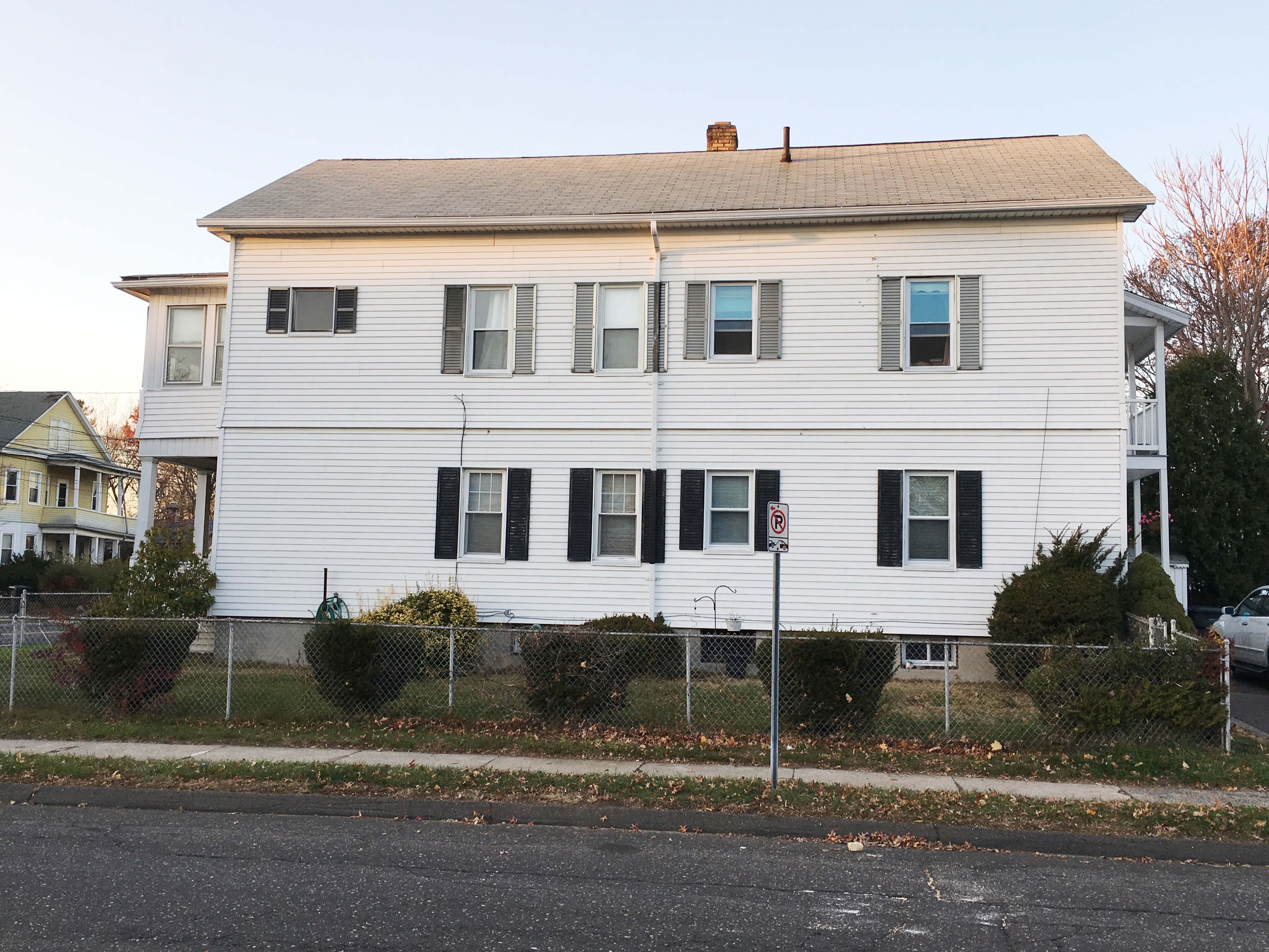 236-38 Campfield Ave, Hartford, CT 06114