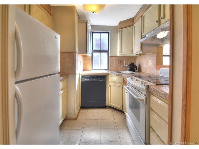 32Essex St #E, Hartford, CT 06114