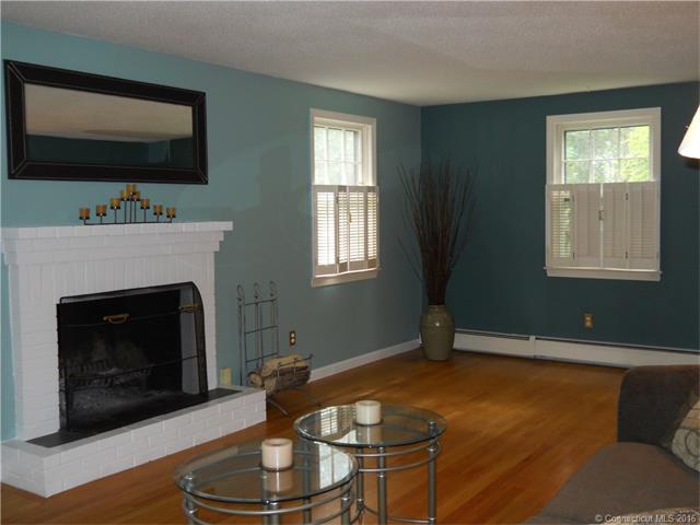 45 Croydon Dr, W Hartford, CT 06117