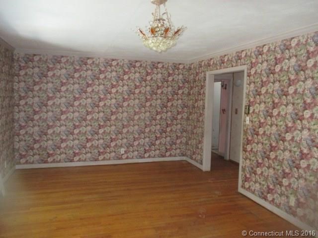 12Tecumseh Rd, W Hartford, CT 06117