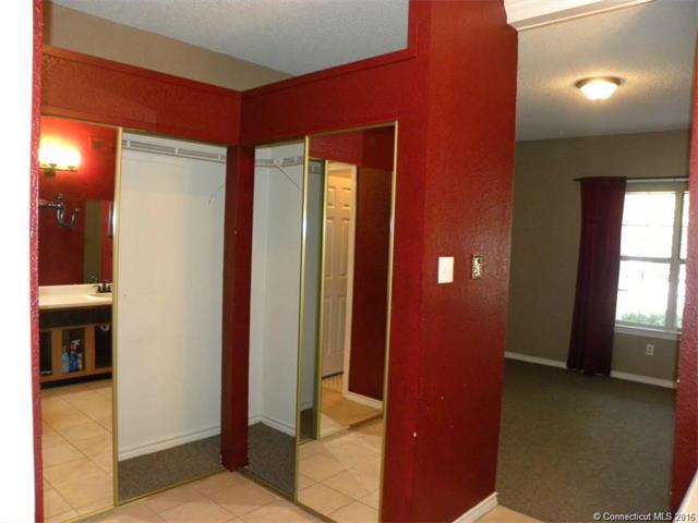 31 High St, E Hartford, CT 06118