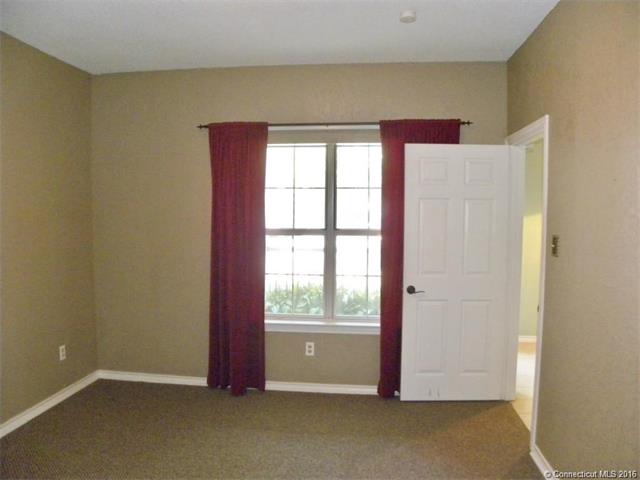 31 High St, E Hartford, CT 06118