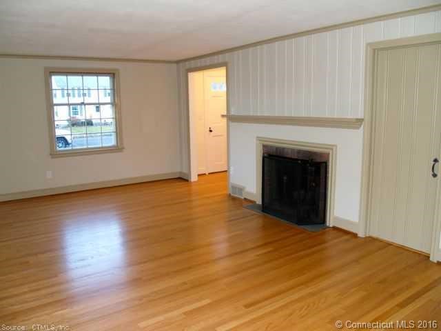 161Holland Ln, E Hartford, CT 06118