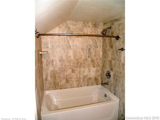 161Holland Ln, E Hartford, CT 06118
