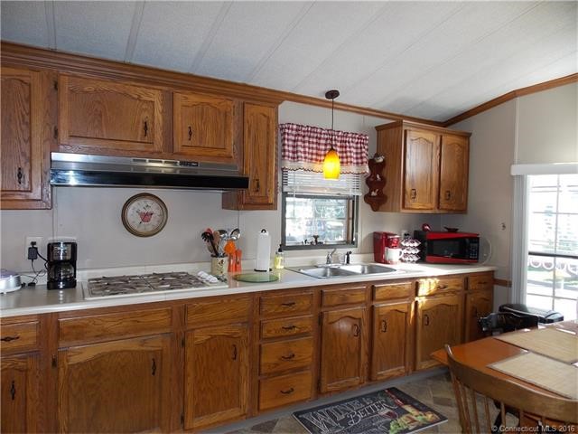 12Navaho Rd, E Hartford, CT 06118