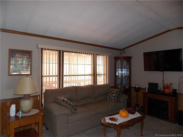12Navaho Rd, E Hartford, CT 06118