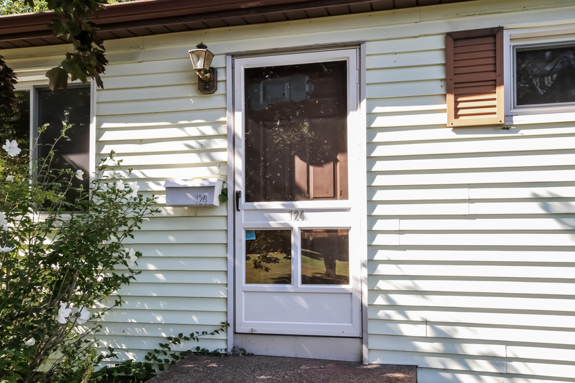 124 Deborah Dr, East Hartford, CT 06118