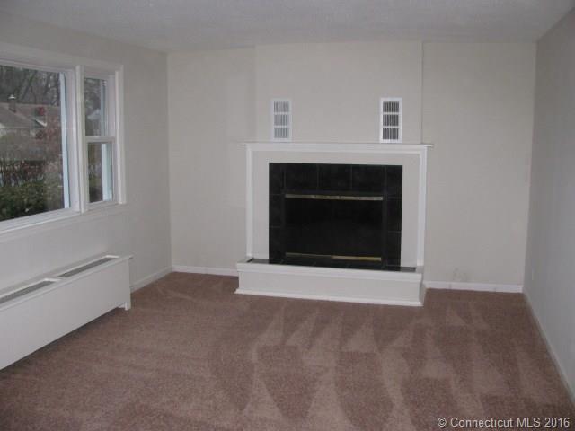 154 Crescent Dr, E Hartford, CT 06118