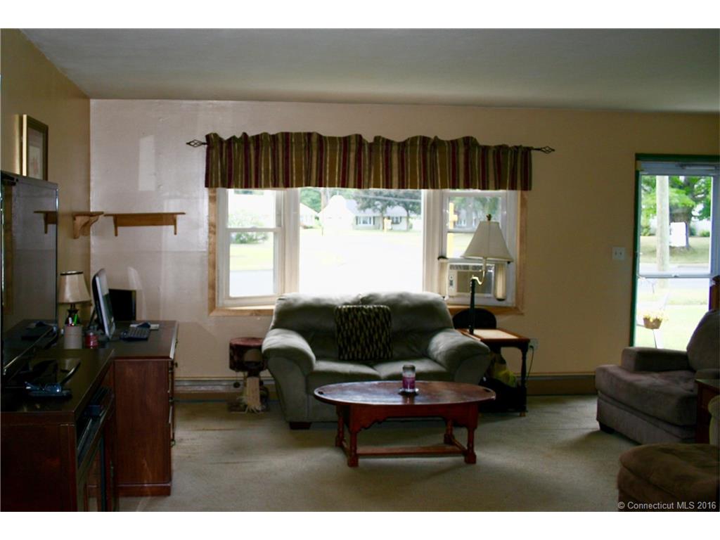 109 Oconnell Dr, East Hartford, CT 06118