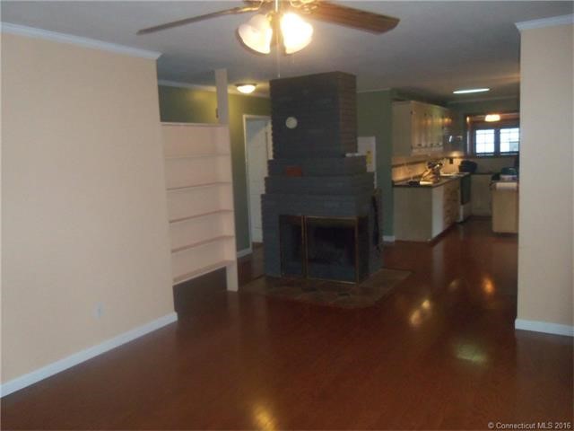 36Green Manor Dr, E Hartford, CT 06118
