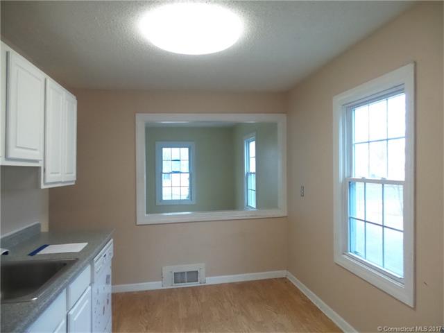 42 Canterbury St, E Hartford, CT 06118