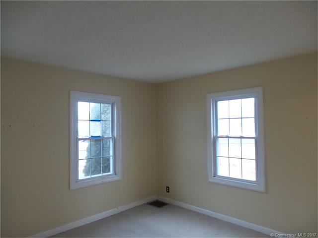 42 Canterbury St, E Hartford, CT 06118