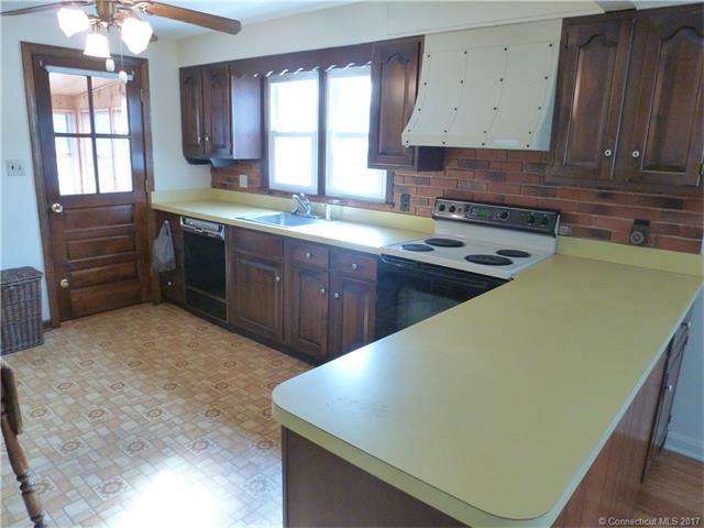 135 Whiting Rd, E Hartford, CT 06118