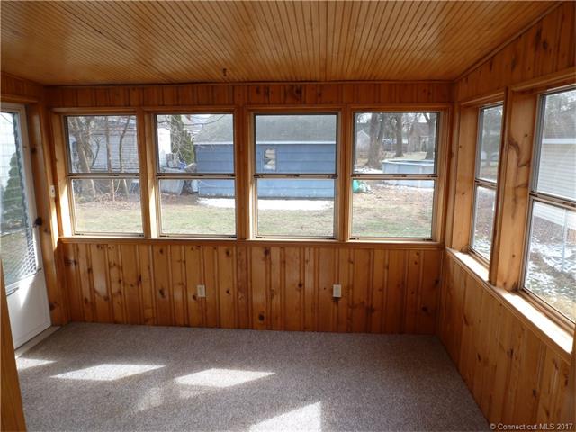 135 Whiting Rd, E Hartford, CT 06118