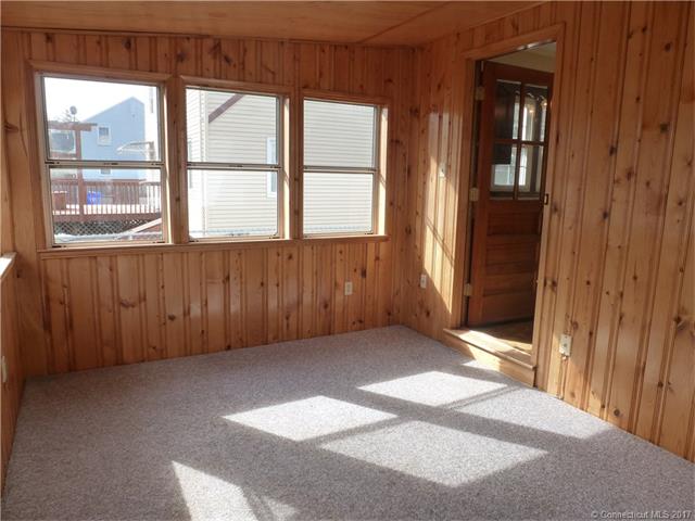 135 Whiting Rd, E Hartford, CT 06118