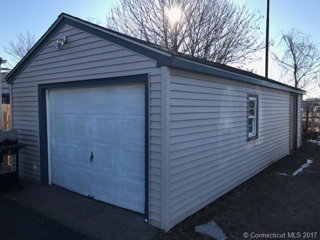 129 Risley St, E Hartford, CT 06118