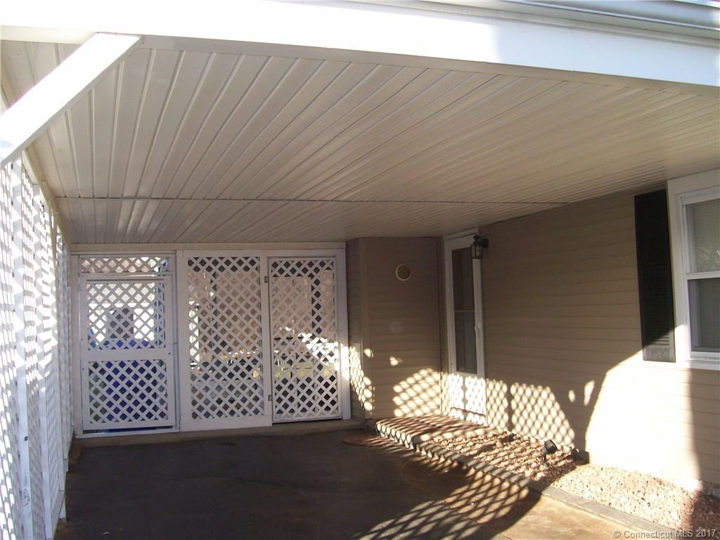 134 Crescent Dr, East Hartford, CT 06118