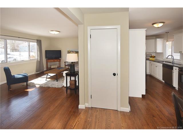 124Deborah Dr, E Hartford, CT 06118