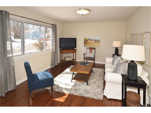 124Deborah Dr, E Hartford, CT 06118