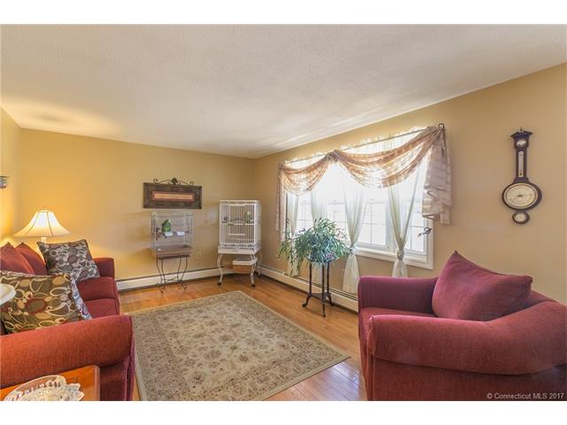 5Hartz Ln, E Hartford, CT 06118