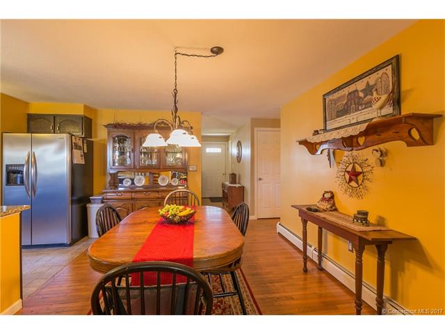 5Hartz Ln, E Hartford, CT 06118