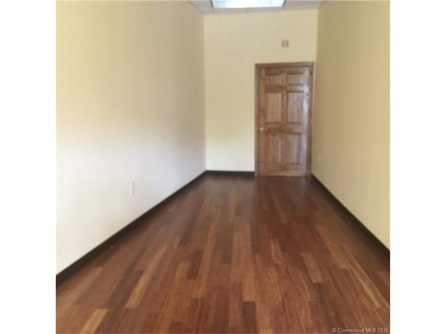 227 Park Rd, W Hartford, CT 06119