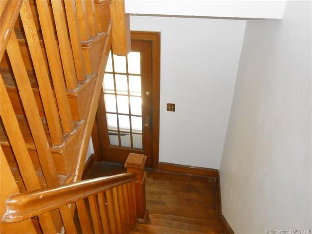 36 Kingston St 2nd floor, W Hartford, CT 06119