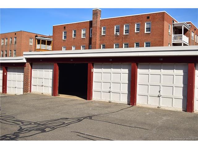 26 Arnold Way, W Hartford, CT 06119