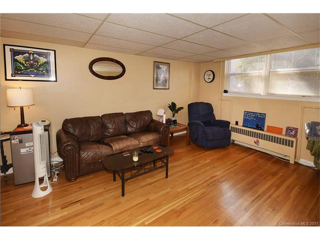 26 Arnold Way, W Hartford, CT 06119