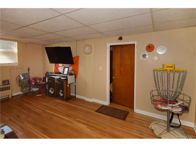 26 Arnold Way, W Hartford, CT 06119