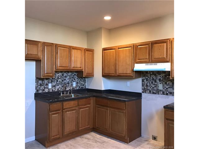 65 Center St, Hartford, CT 06120